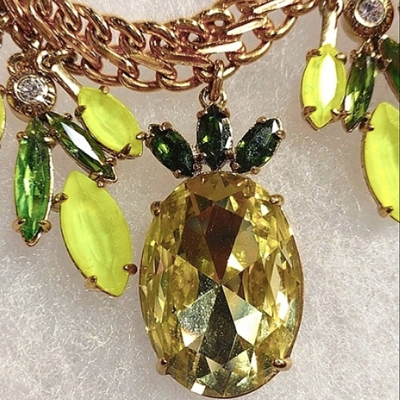 Henri 🍍Bendel Pineapple Statement Necklace with Swarovski Crystals - Picture 2 of 16